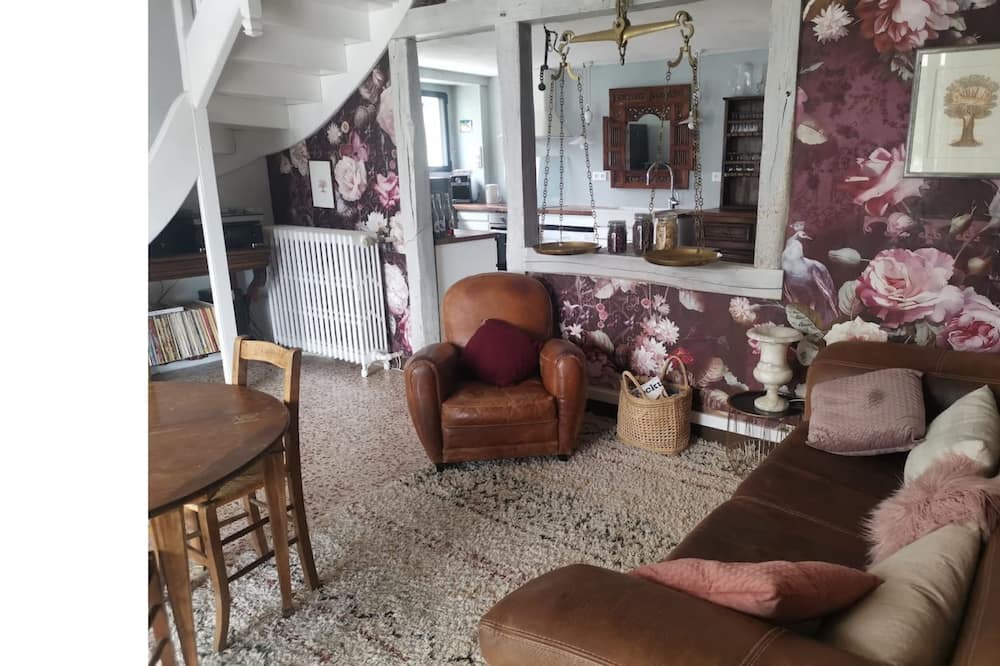 Photo of Bedroom in Nesle-la-Reposte