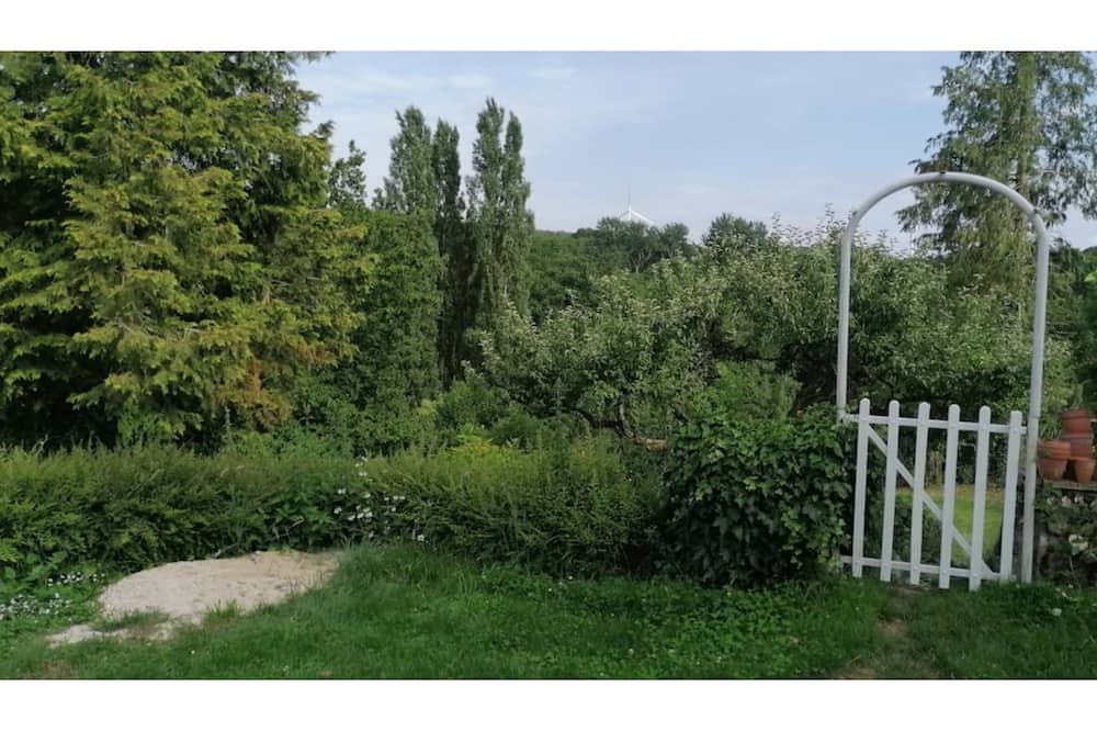 Photo of Outdoor in Nesle-la-Reposte