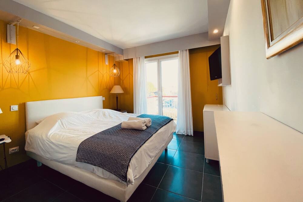 Photo of Bedroom in Le Grau-Du-Roi