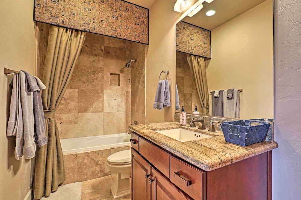 Photo of Bathroom in Sam Hughes