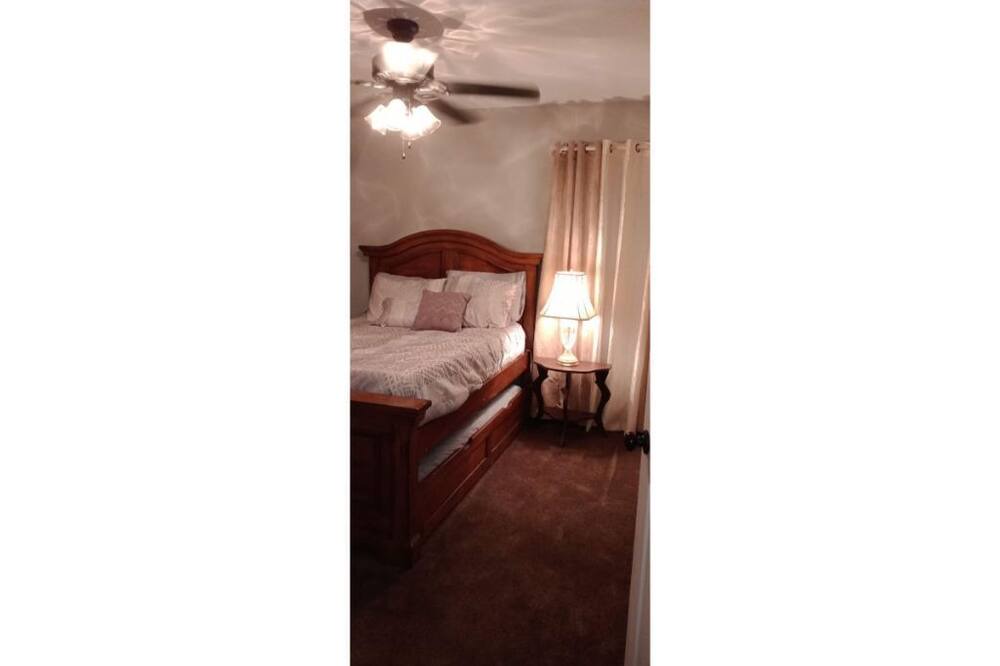 Photo of Bedroom in Mabank