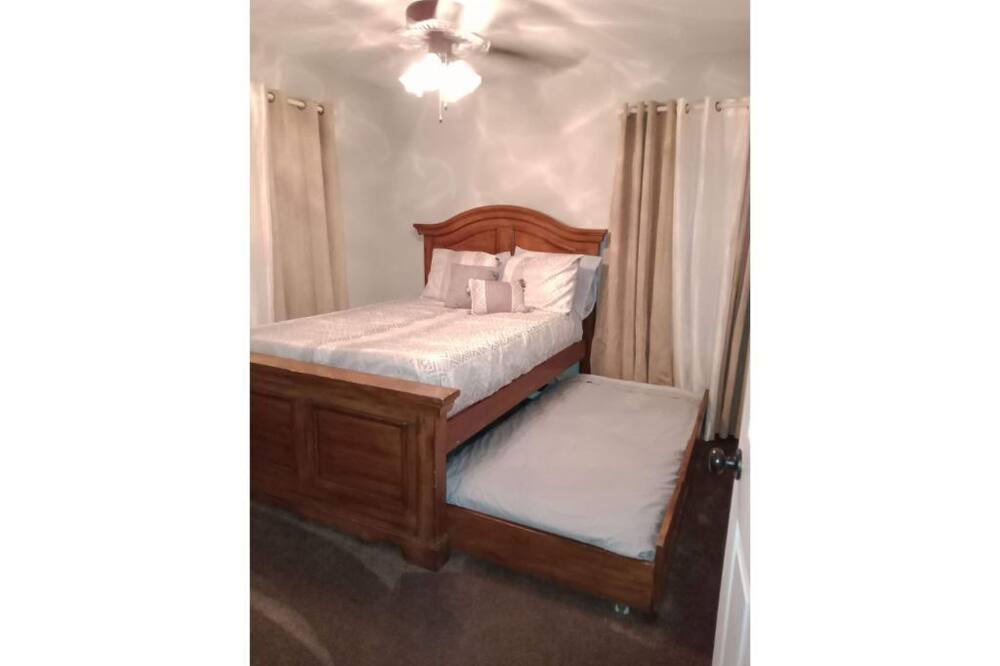 Photo of Bedroom in Mabank