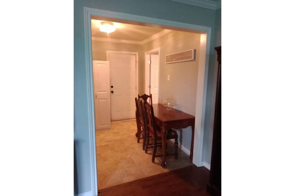 Photo of Bedroom in Mabank