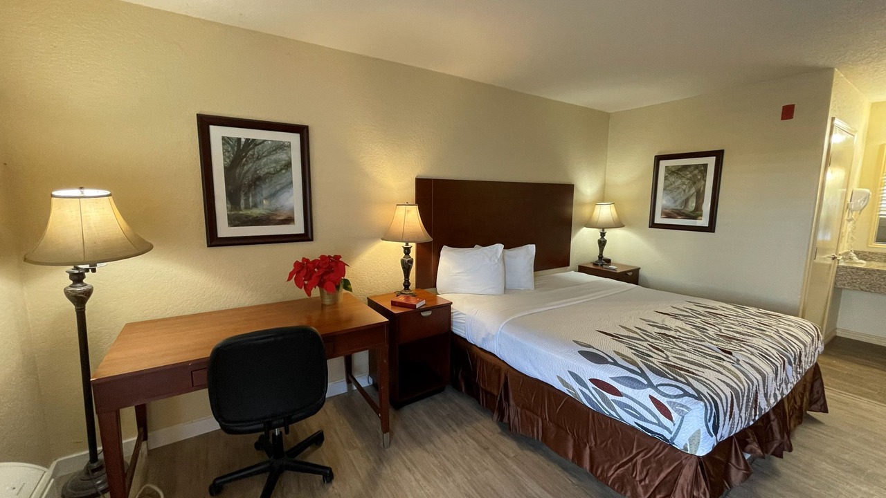 Photo of Bedroom in Kenedy