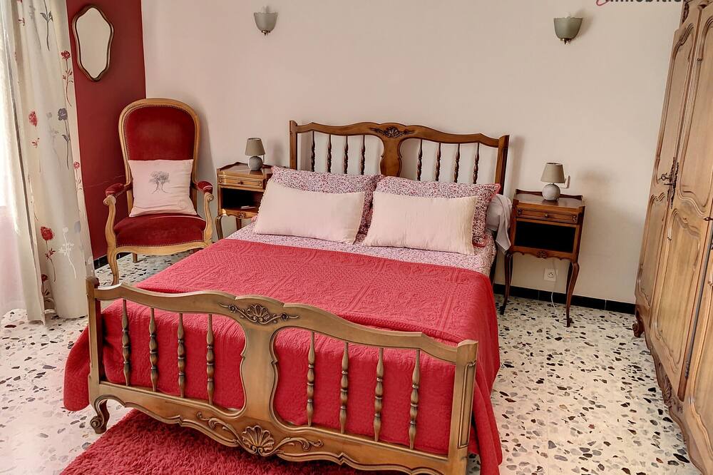 Photo of Others in Orgon