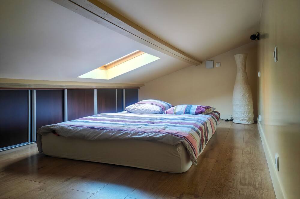 Photo of Bedroom in Adamville