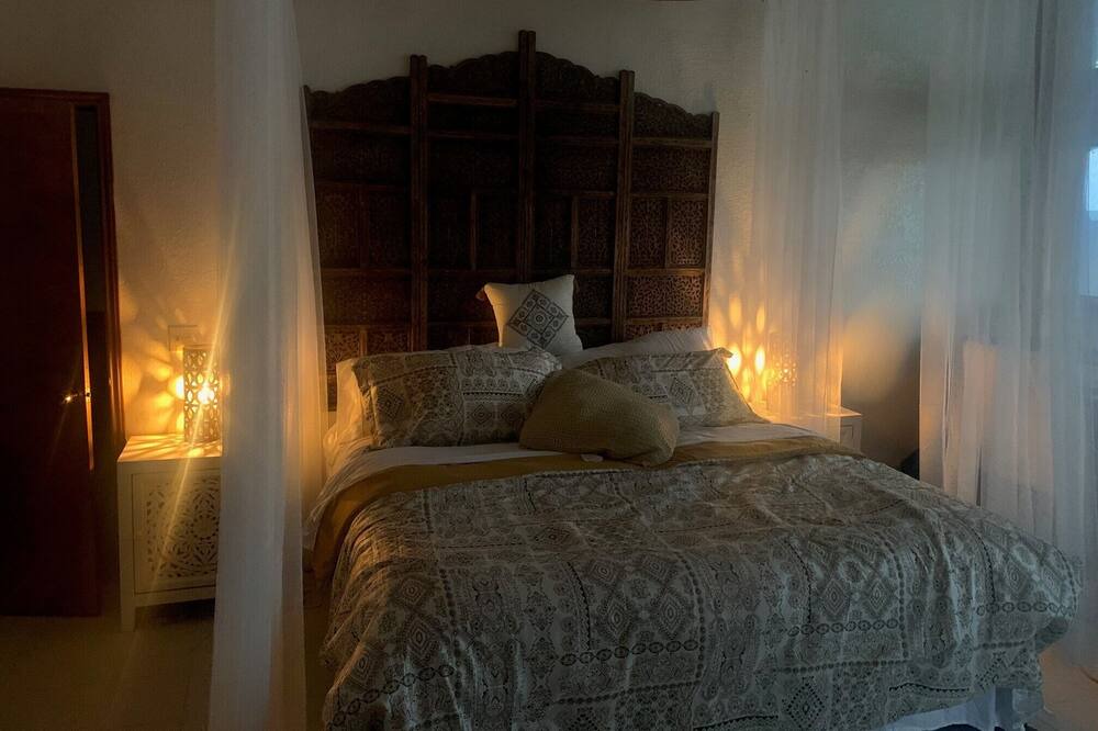 Photo of Bedroom in Leon Junction