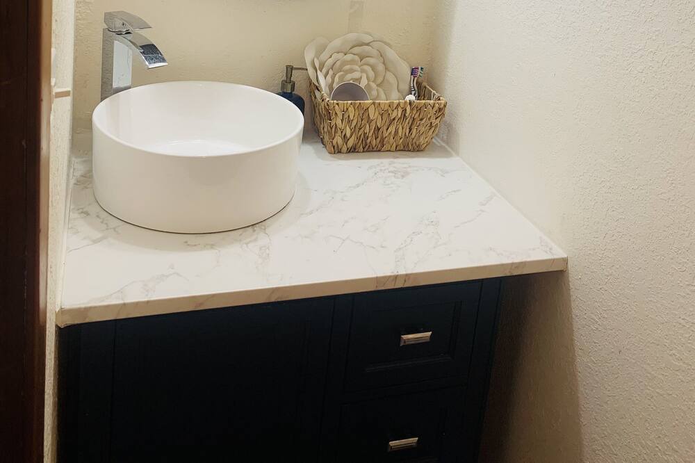 Photo of Bathroom in Leon Junction