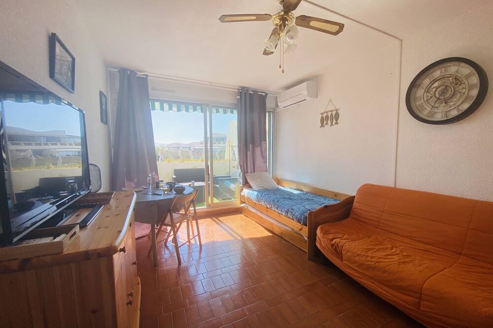 Photo of Livingroom in Le Grau-Du-Roi