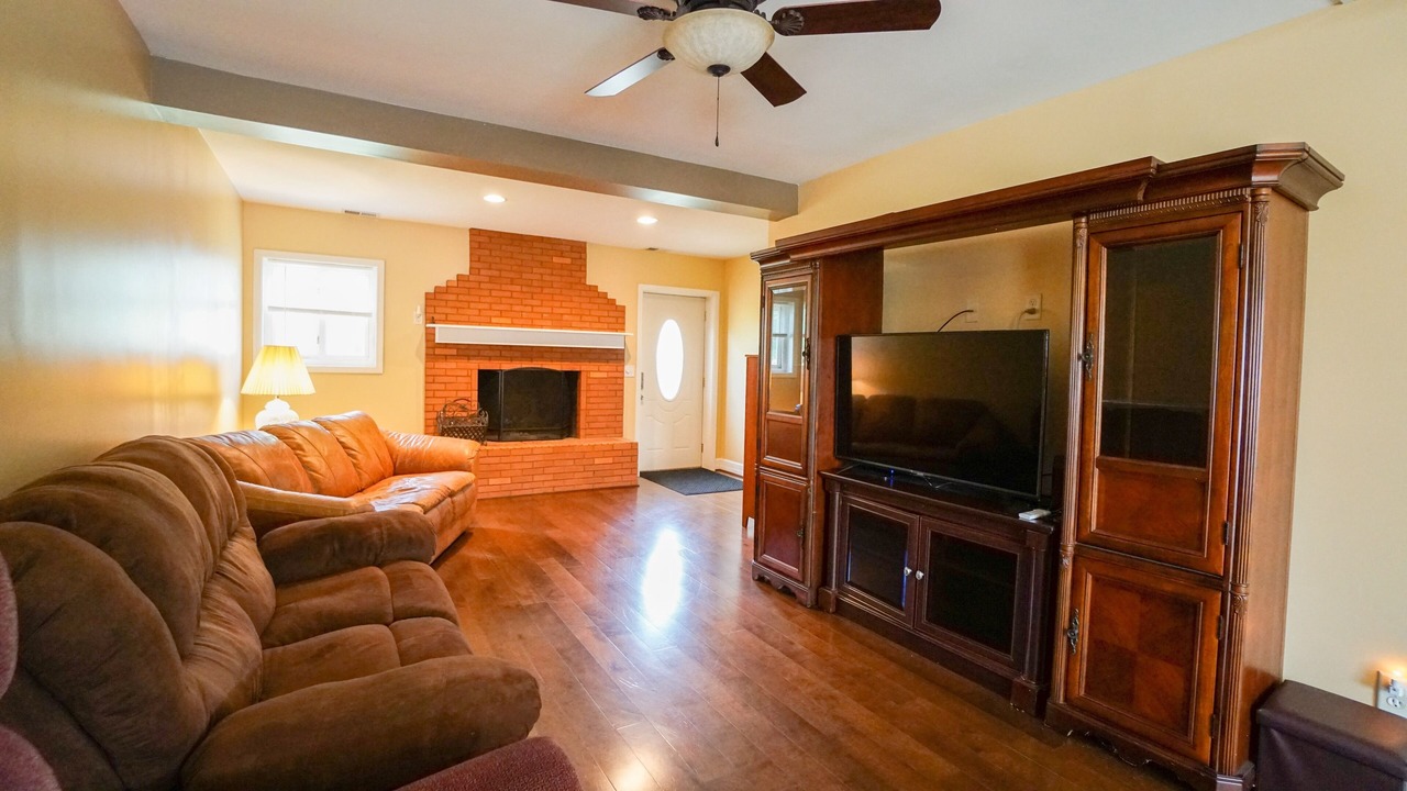 Photo of Livingroom in Monticello