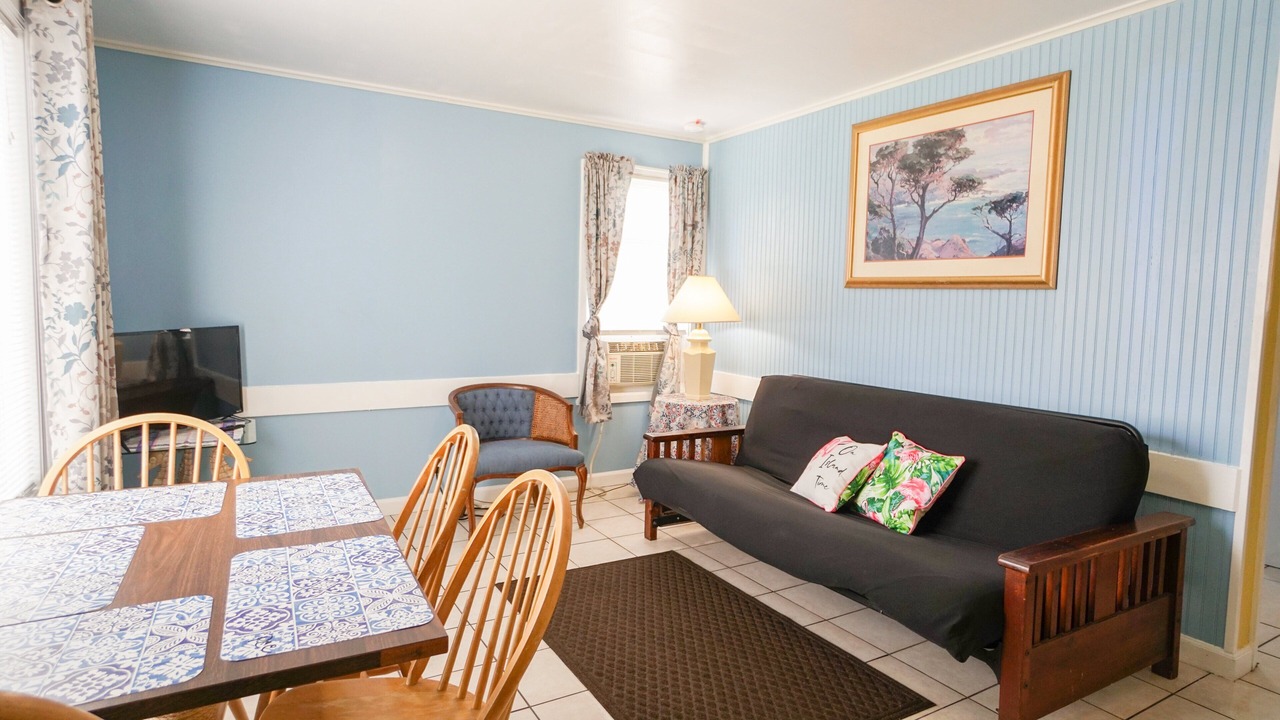 Photo of Livingroom in Monticello