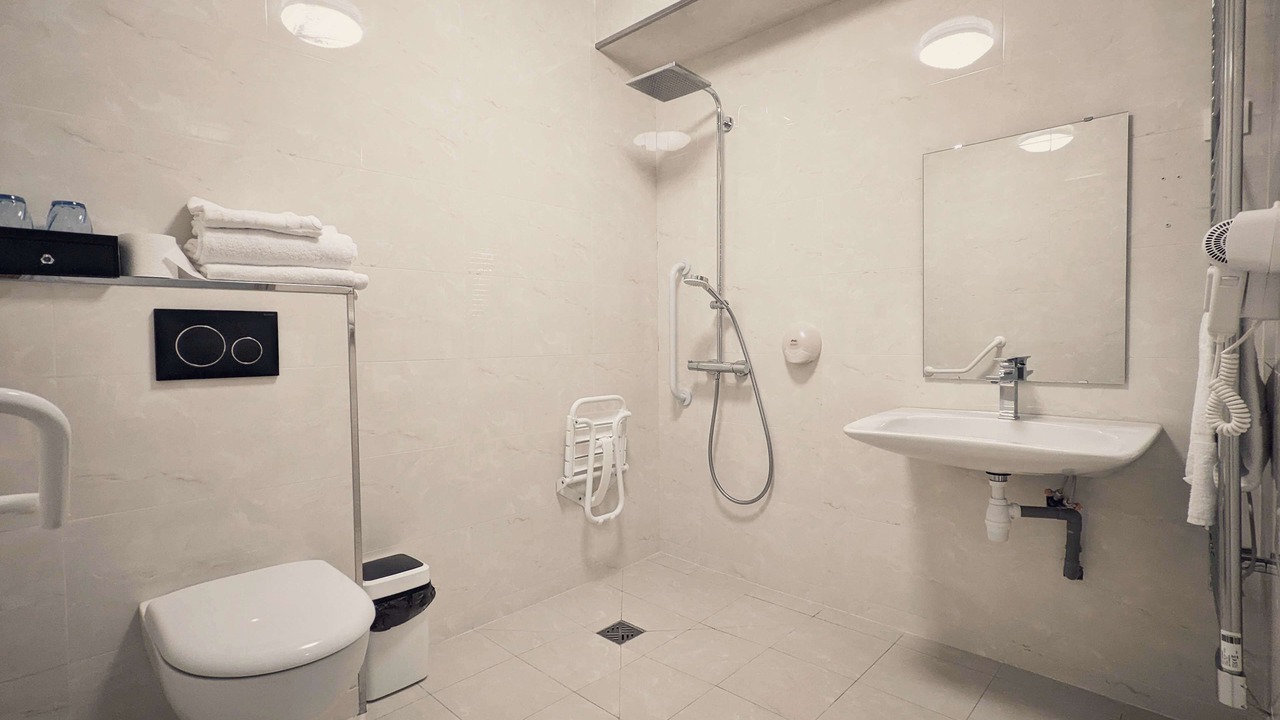 Photo of Bathroom in Sotteville-les-Rouen