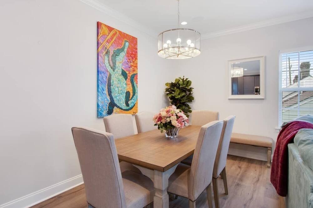 Photo of Livingroom in South 7th Ward