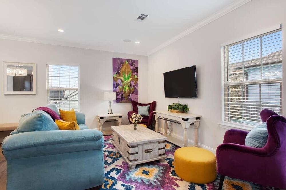 Photo of Livingroom in South 7th Ward