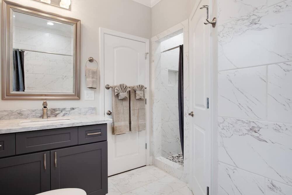 Photo of Bathroom in South 7th Ward