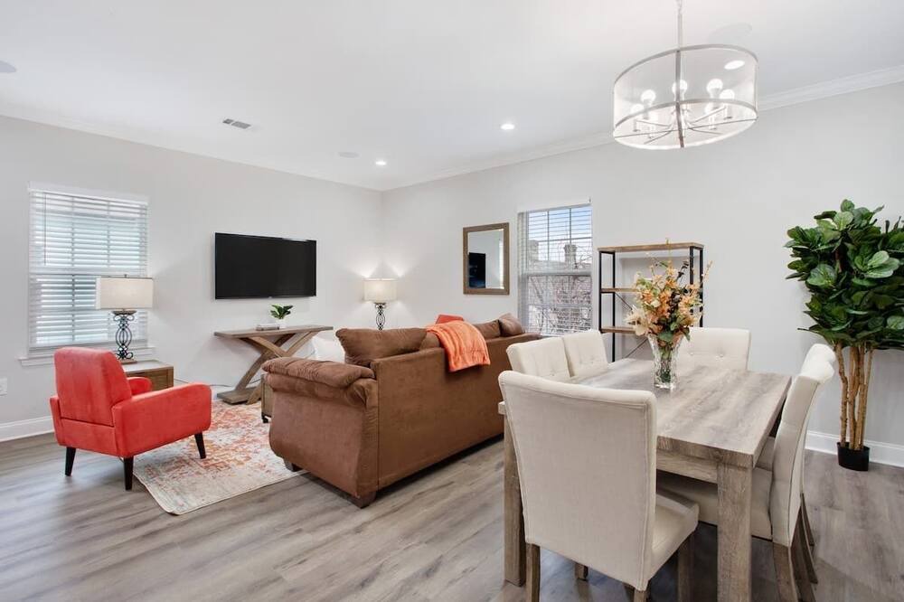 Photo of Livingroom in South 7th Ward