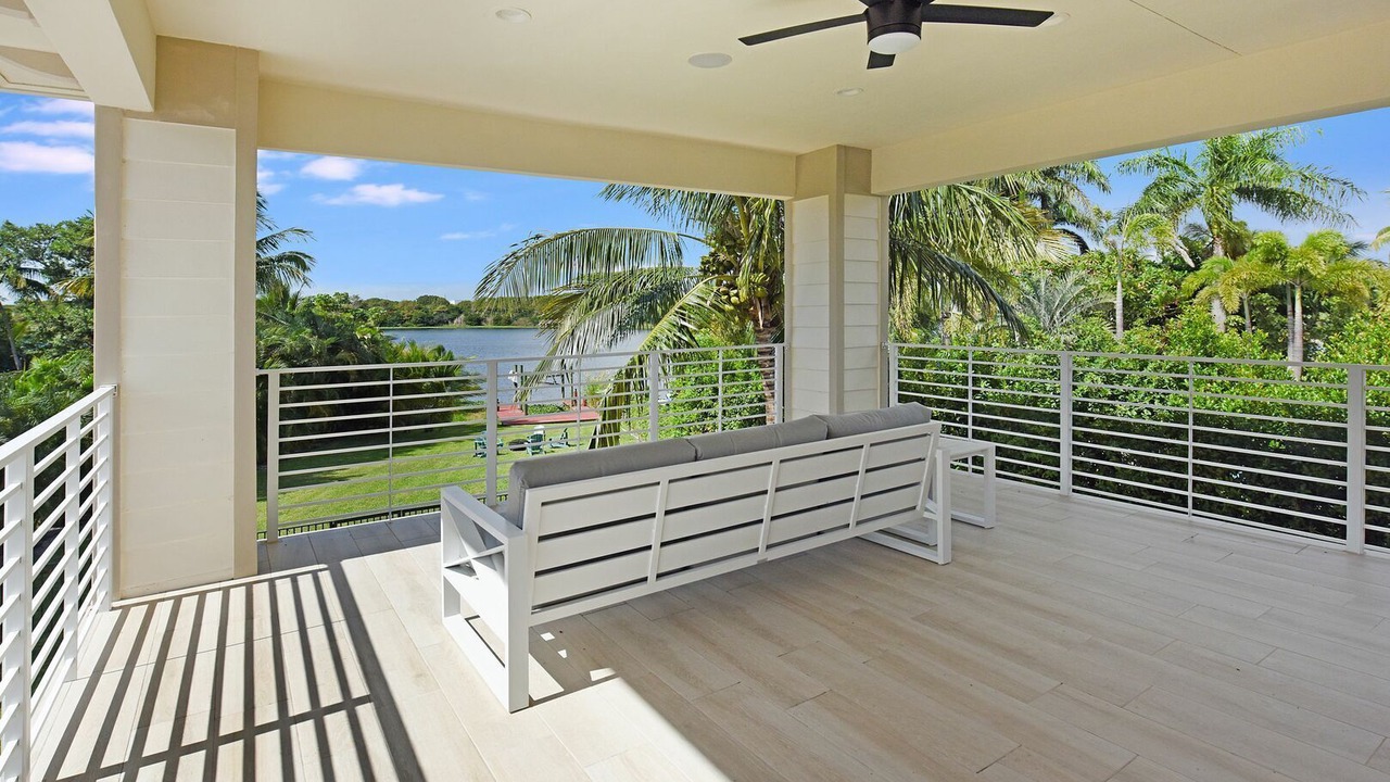 Photo of Patio Balcony in Lake Ida Shores