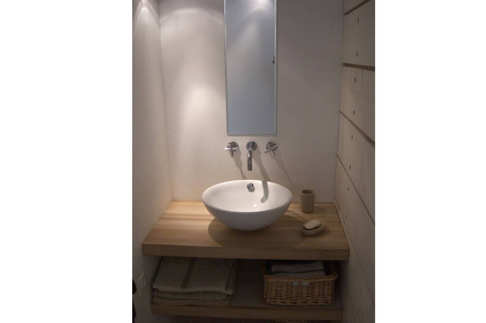 Photo of Bathroom in Beaufort