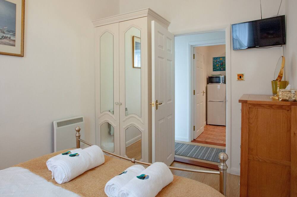 Photo of Bedroom in Torquay City Centre