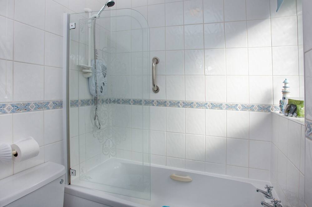 Photo of Bathroom in Torquay City Centre