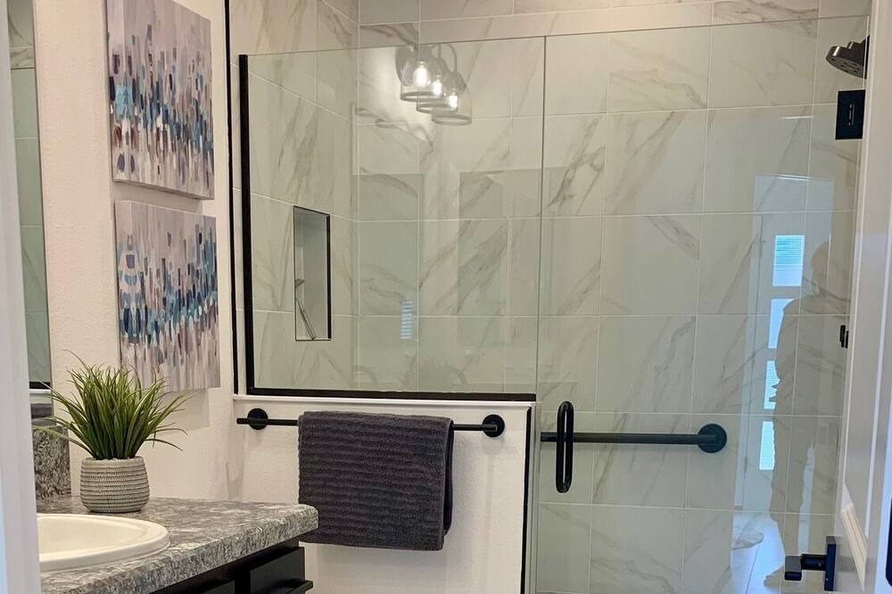 Photo of Bathroom in Leesburg