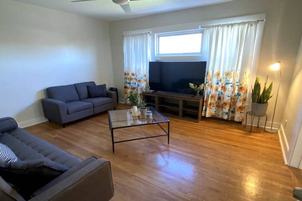 Photo of Livingroom in Irvington