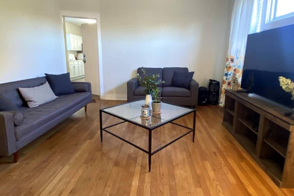 Photo of Livingroom in Irvington