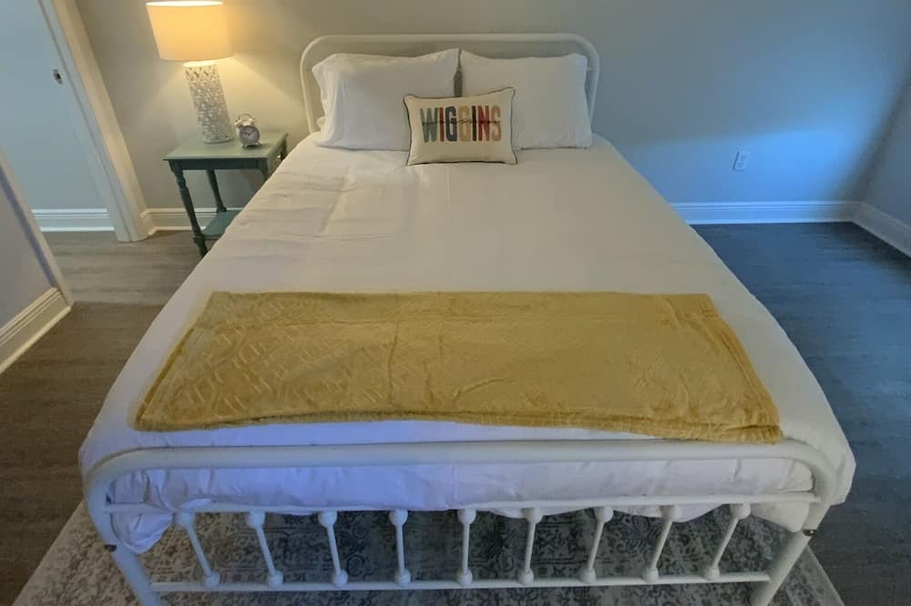 Photo of Bedroom in Wiggins