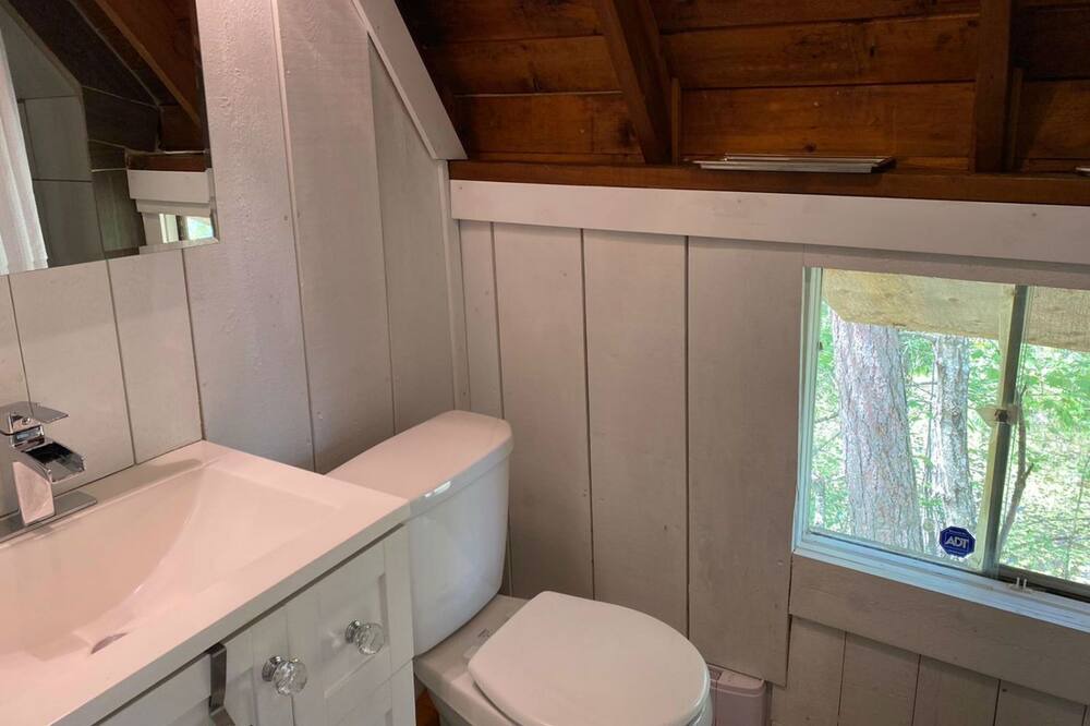 Photo of Bathroom in North Kawartha