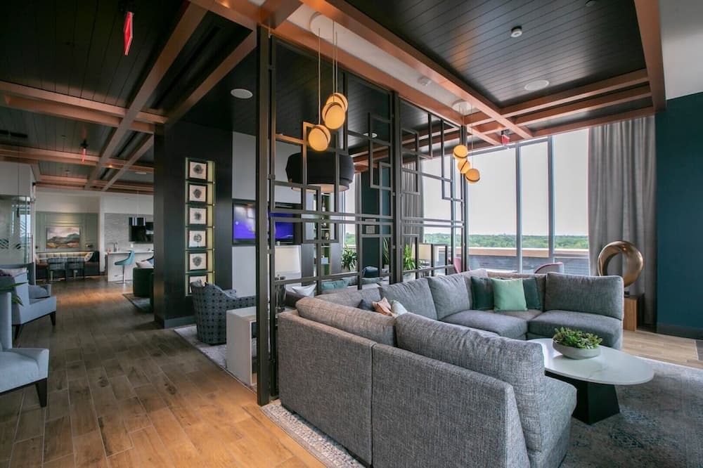 Photo of Livingroom in Jefferson Manor