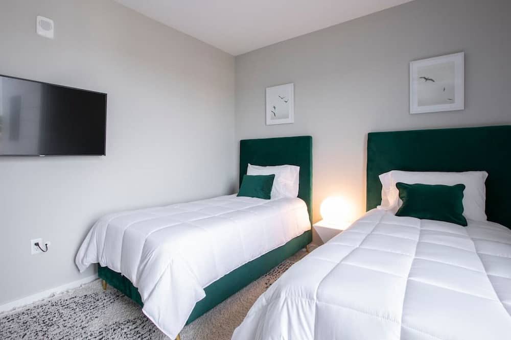 Photo of Bedroom in Jefferson Manor