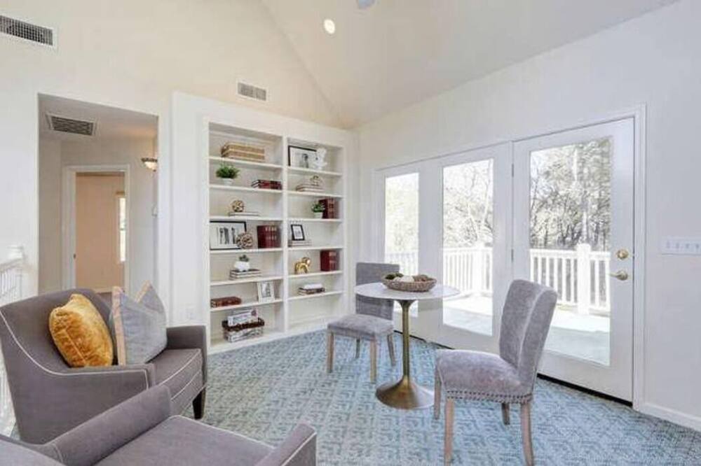 Photo of Livingroom in Colfax