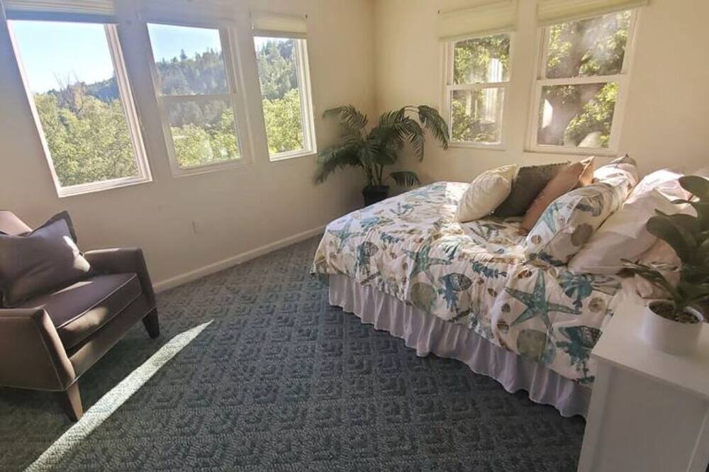Photo of Bedroom in Colfax