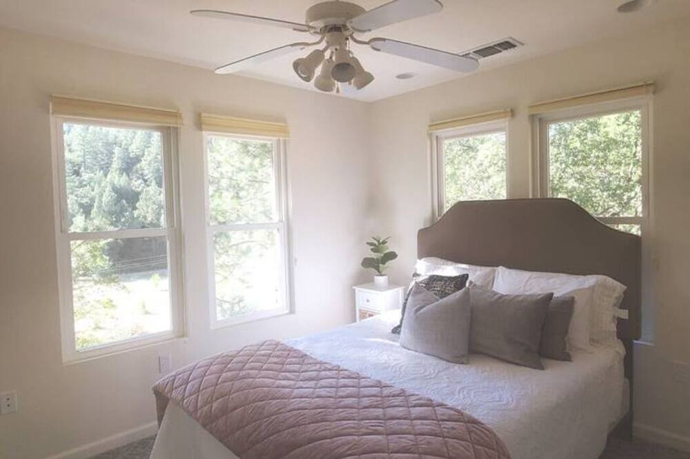 Photo of Bedroom in Colfax
