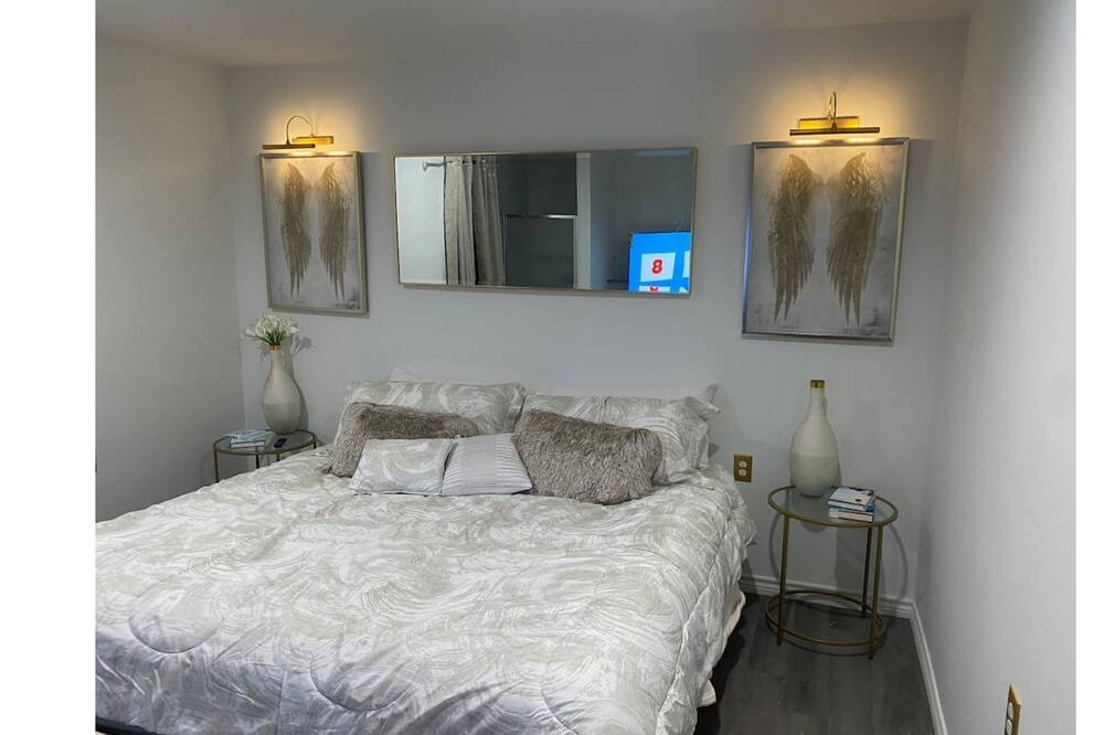 Photo of Bedroom in Lakeview  Jefferson County