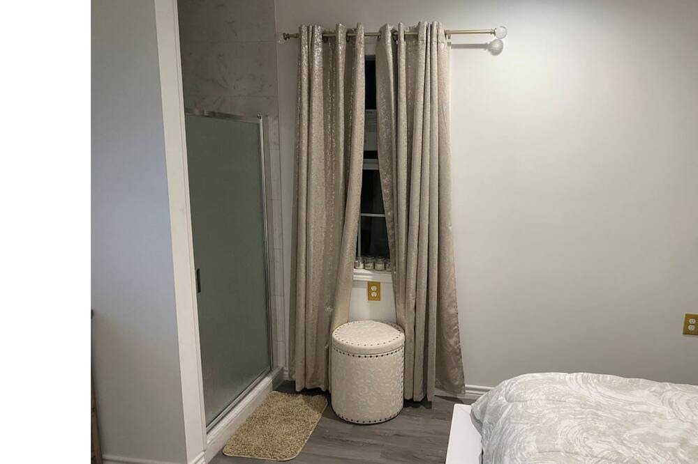 Photo of Bedroom in Lakeview  Jefferson County