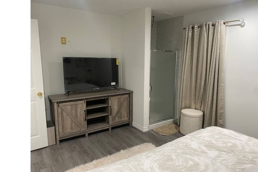 Photo of Bedroom in Lakeview  Jefferson County