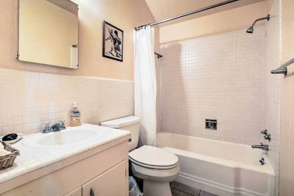Photo of Bathroom in Navasota
