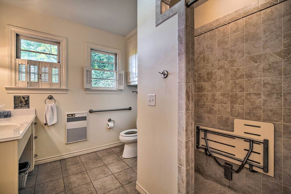 Photo of Bathroom in Navasota