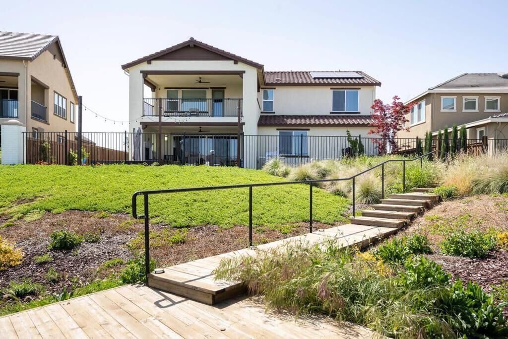 Photo of Outdoor in Lathrop