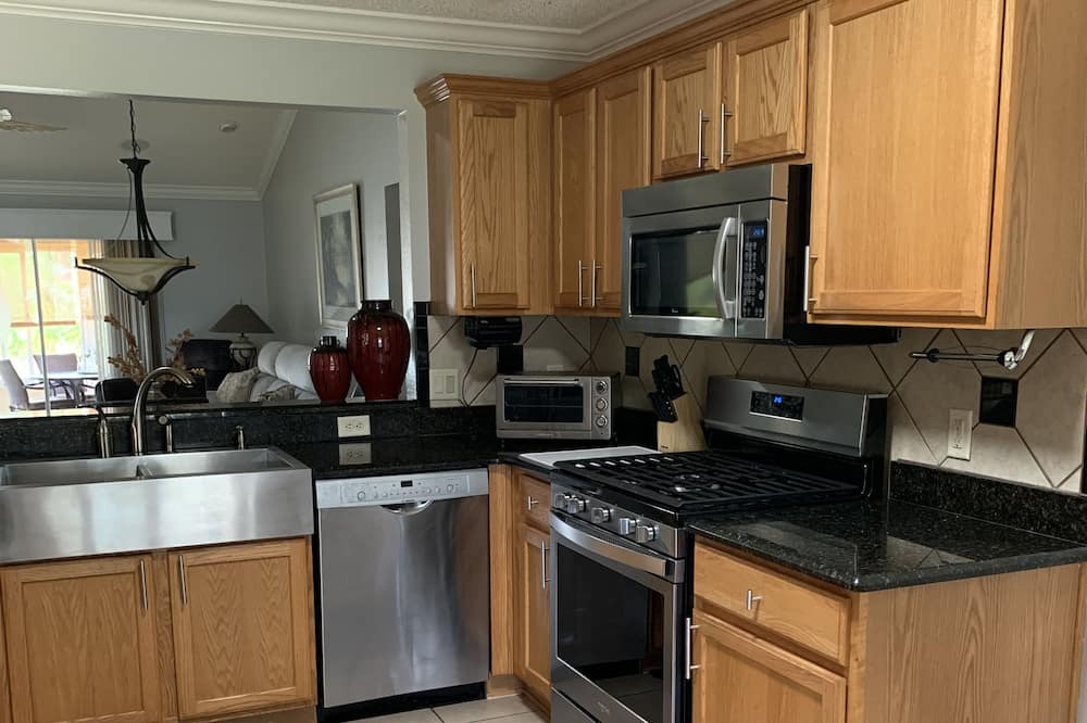 Photo of Kitchen in Virginia Trace
