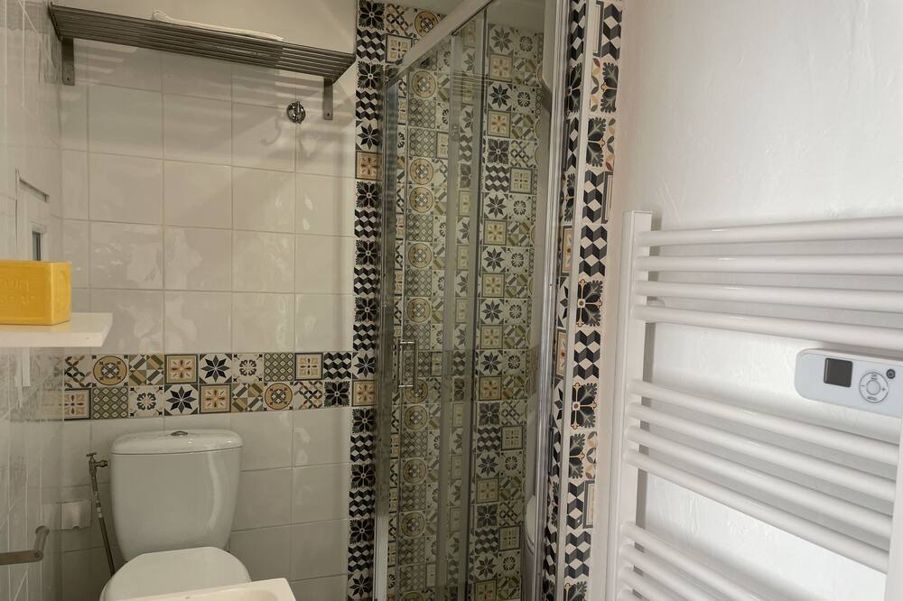 Photo of Bathroom in Ginoles
