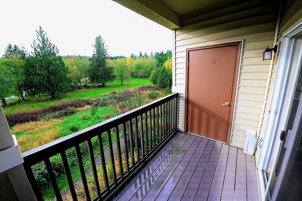 Photo of Patio Balcony in Port Orchard