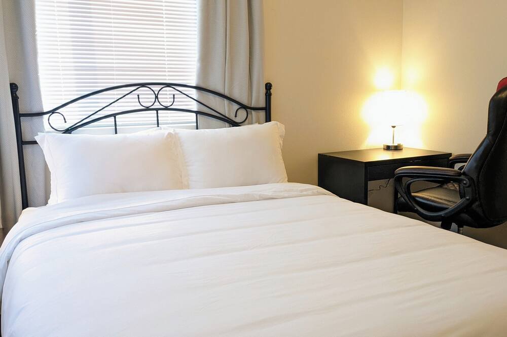 Photo of Bedroom in Port Orchard