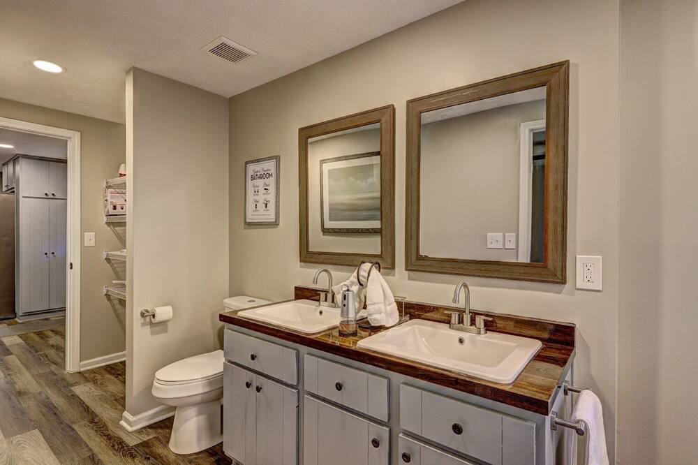 Photo of Bathroom in Conyers