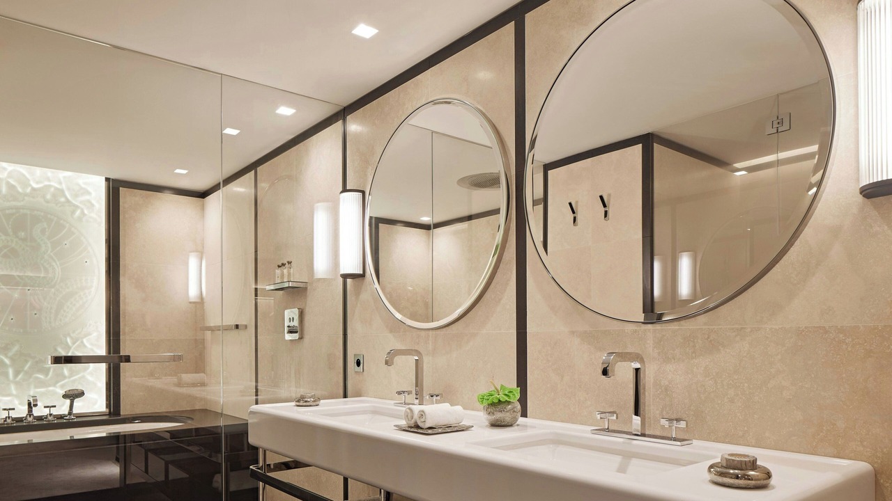 Photo of Others in Champs-Elysees