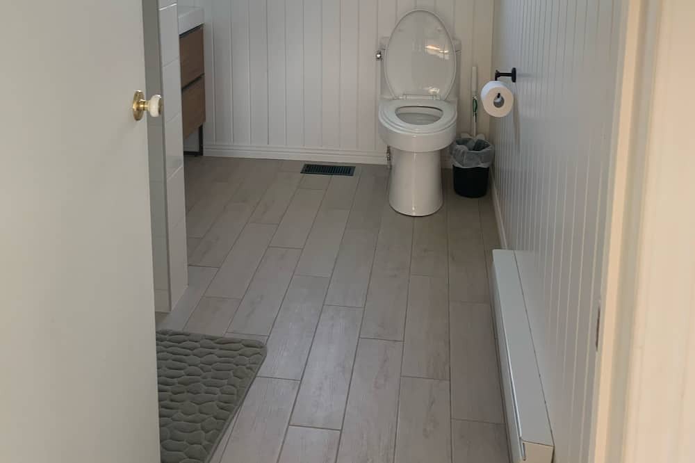 Photo of Bathroom in Le Rocher-Perce Regional County Municipality