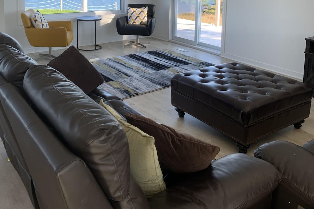 Photo of Livingroom in Le Rocher-Perce Regional County Municipality