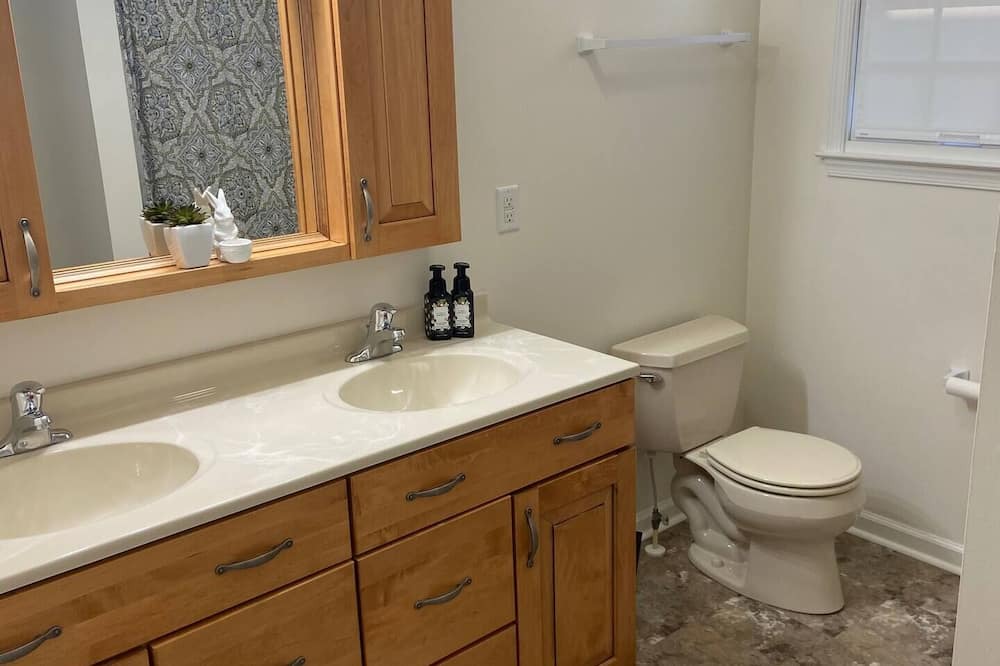 Photo of Bathroom in Chesapeake City