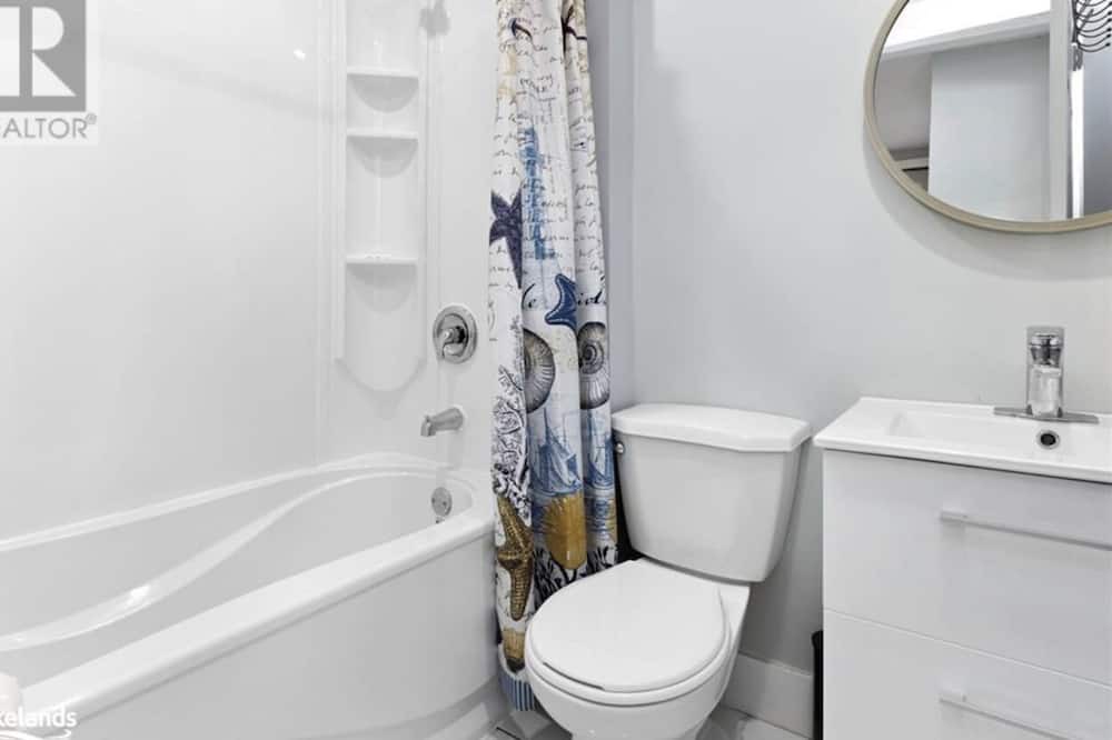 Photo of Bathroom in Ryerson